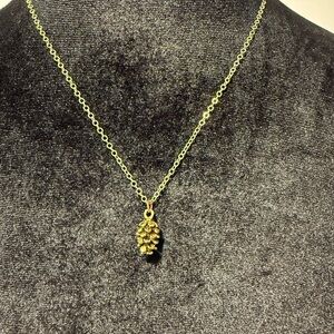 💸CLEARANCE 4/$15💸 Lil’ Gold Pinecone Pendant Necklace